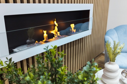 Hangende bio-ethanolhaard met glas 1200x400 – witte glans biokominek_1200x400_bialy_polysk_z_szyba_aranzacja_03