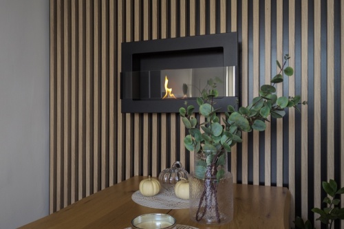 Hangende bio-ethanolhaard met glas 650x400 – zwart gestructureerd mat biokominek_650x400_czarny_strukturalny_z_szyba_aranzacja_01_1201772813