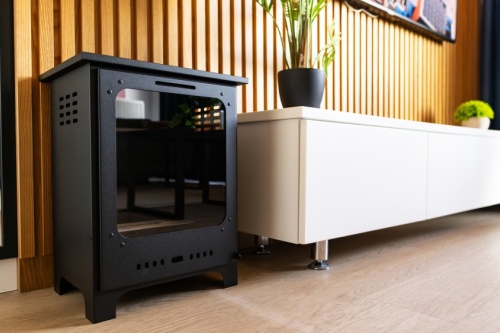 Vrijstaande bio-ethanolhaard met glas Kozen mini zwart mat biokominek_koza_mini_czarny_mat_z_szyba_aranzacja_10