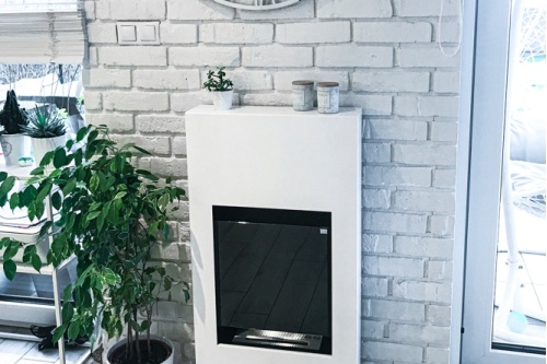 Bio-ethanolhaard Modern met glas biokominek_portalowy_z_szyba_modern_bialy_aranzacja_03