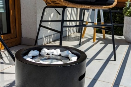 Vrijstaande bio-ethanolhaard Moon mini – zwart mat biokominek_wolnostojacy_moon_mini_czarny_aranzacja_03