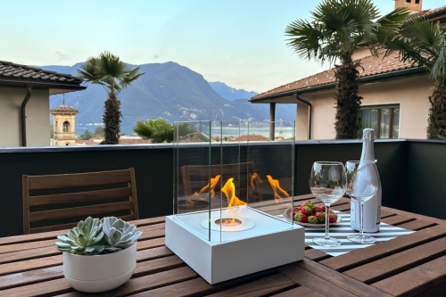 Vrijstaande bio-ethanolhaard Sunset garden mini – witte mat biokominek_wolnostojacy_sunset_garden_mini_bialy_aranzacja_1