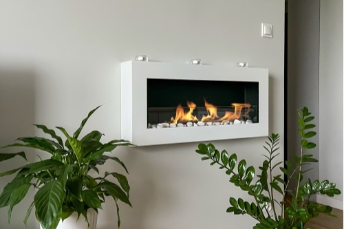 Hangende bio-ethanolhaard met glas 900x400 BOX – witte gestructureerd mat biokominekbox_wiszacy_z_szyba_900x400_bialy_aranzacja_03